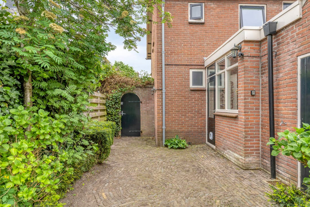 Photo 38 of Prins Bernhardstraat 27