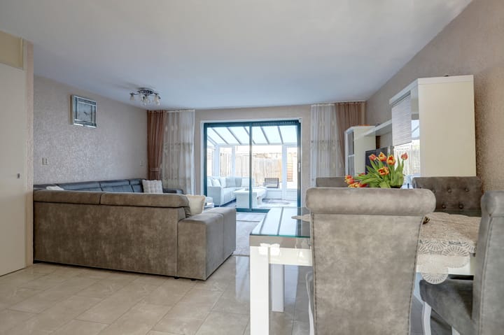 Tussenwoning te koop: Irene Vorrinkland 27, Heerhugowaard