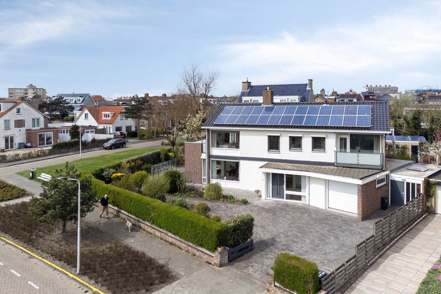 Photo 1 of Cort van der Lindenstraat 26