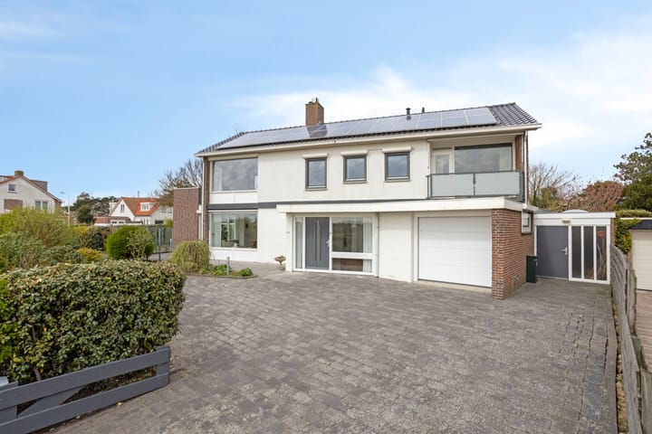 Photo 2 of Cort van der Lindenstraat 26
