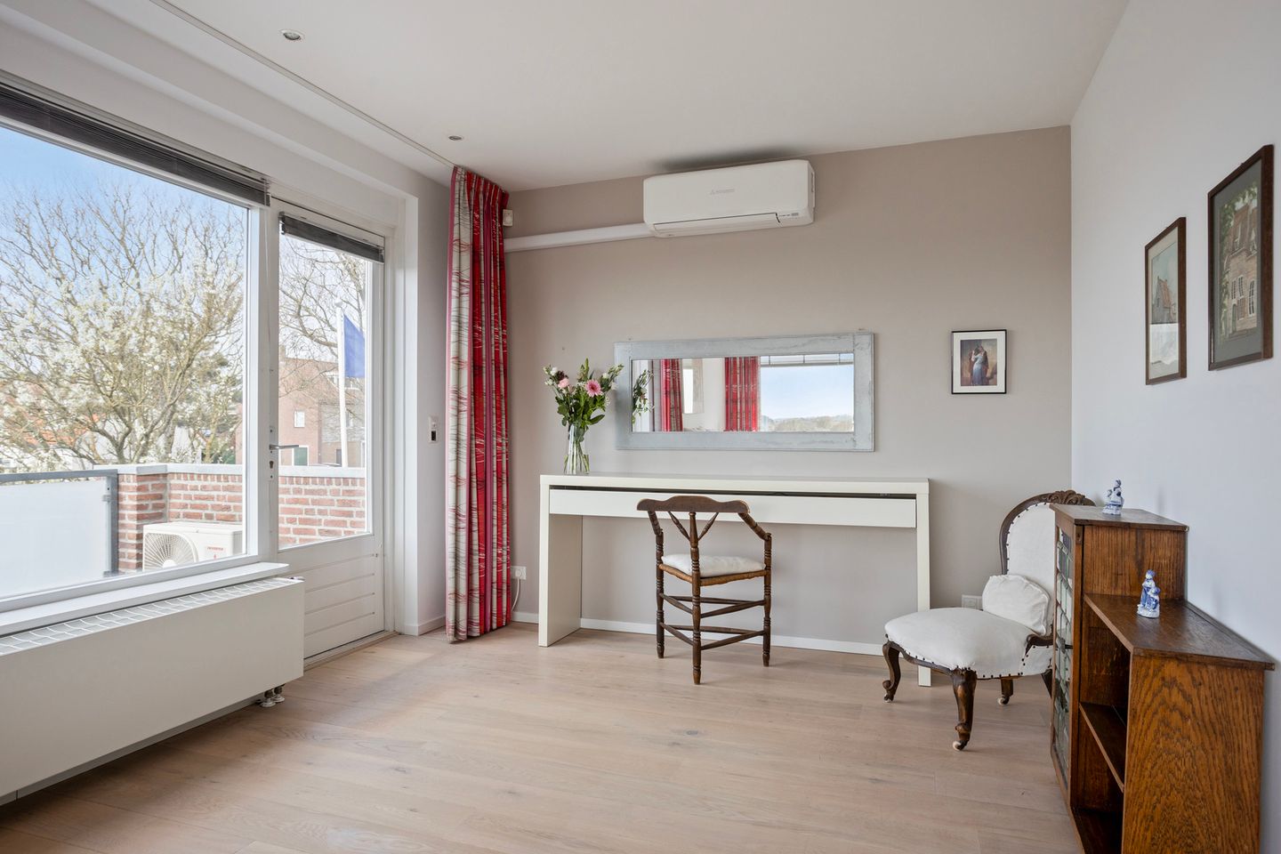 Photo 34 of Cort van der Lindenstraat 26