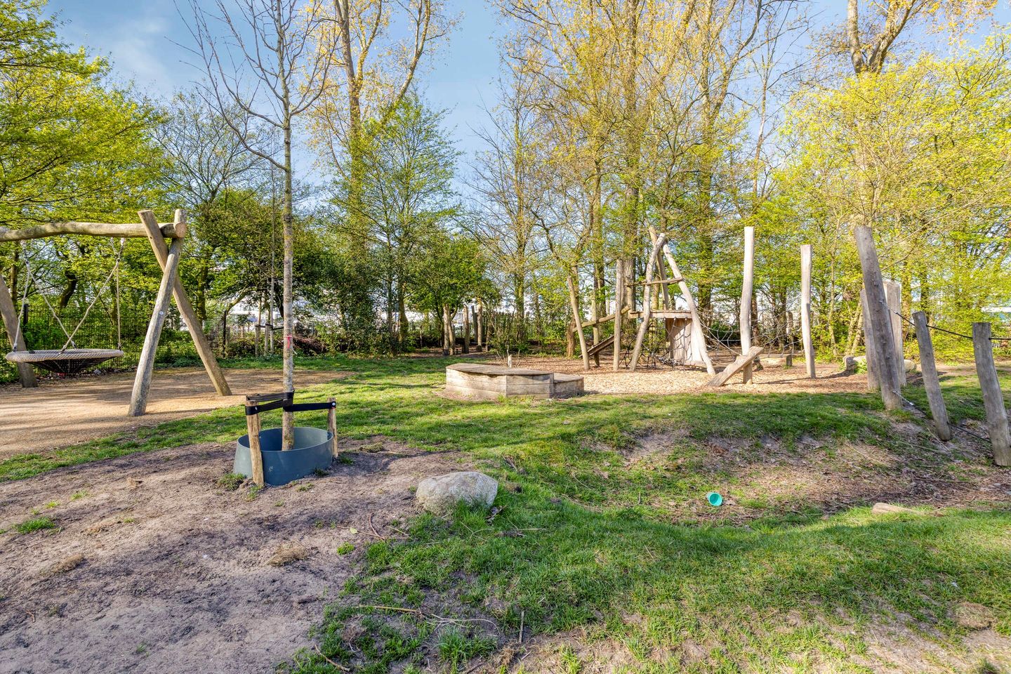 Spacious Family Home with Luxury Bathroom in De Gorzen — 34