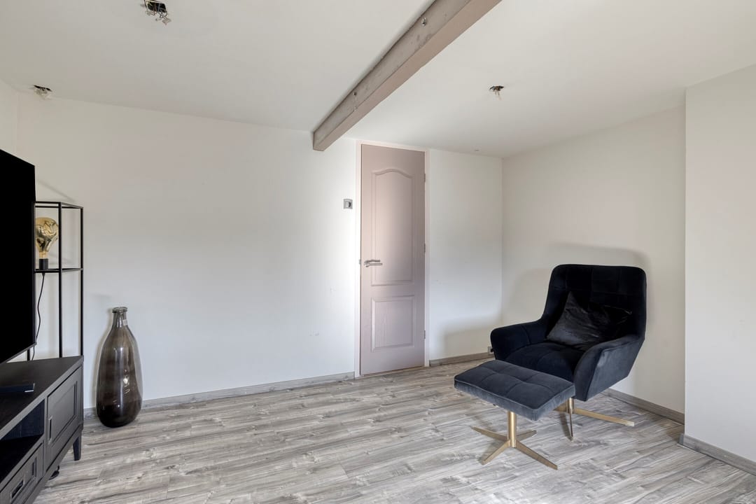 Spacious Family Home with Luxury Bathroom in De Gorzen — 23