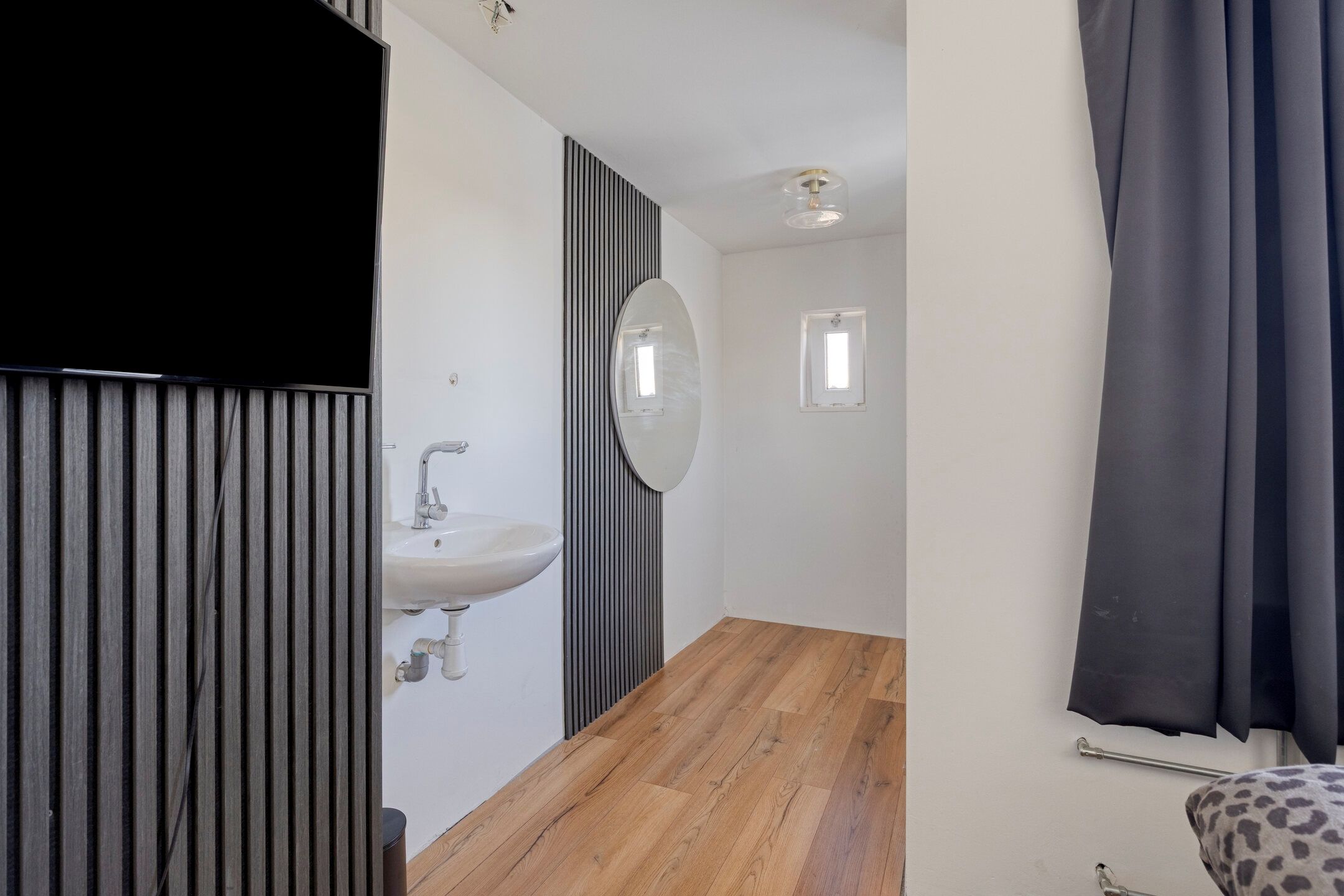 Spacious Family Home with Luxury Bathroom in De Gorzen — 18