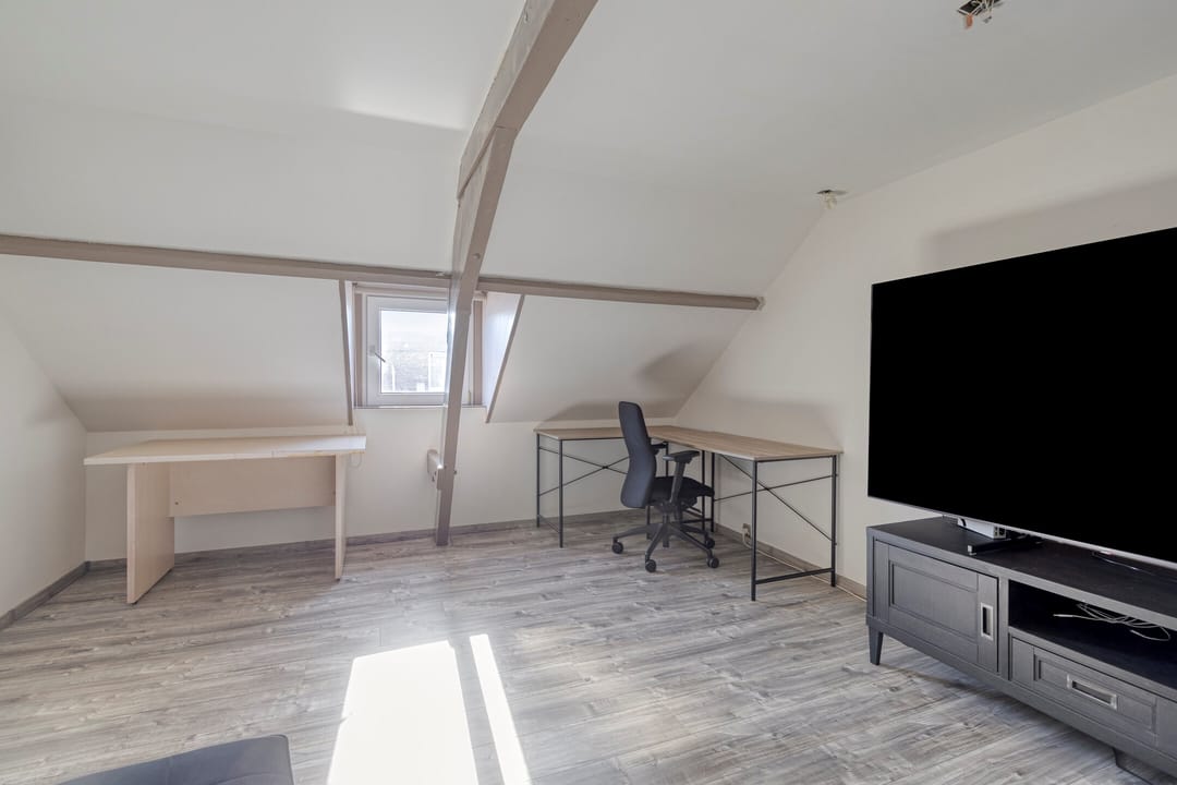 Spacious Family Home with Luxury Bathroom in De Gorzen — 22