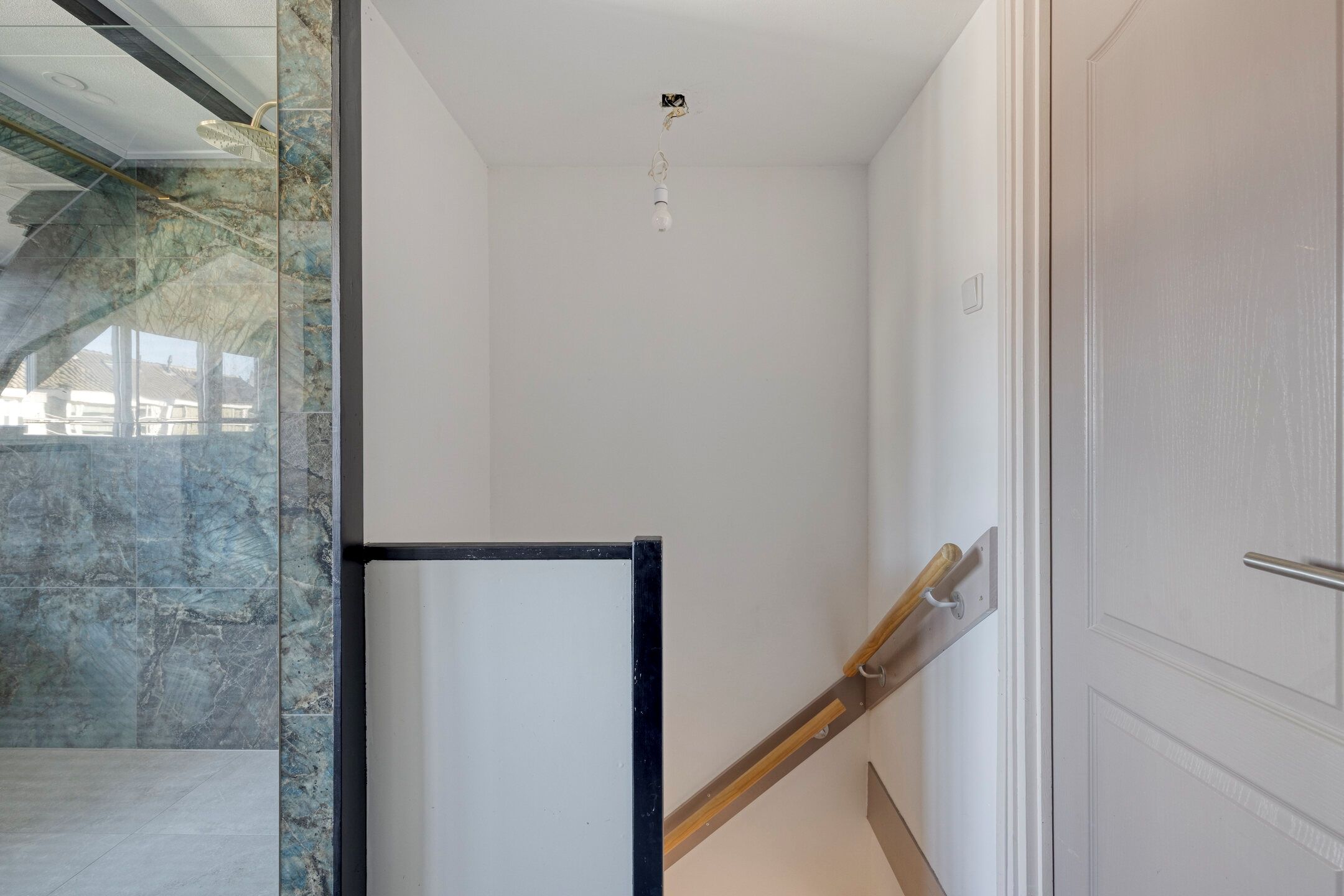 Spacious Family Home with Luxury Bathroom in De Gorzen — 24