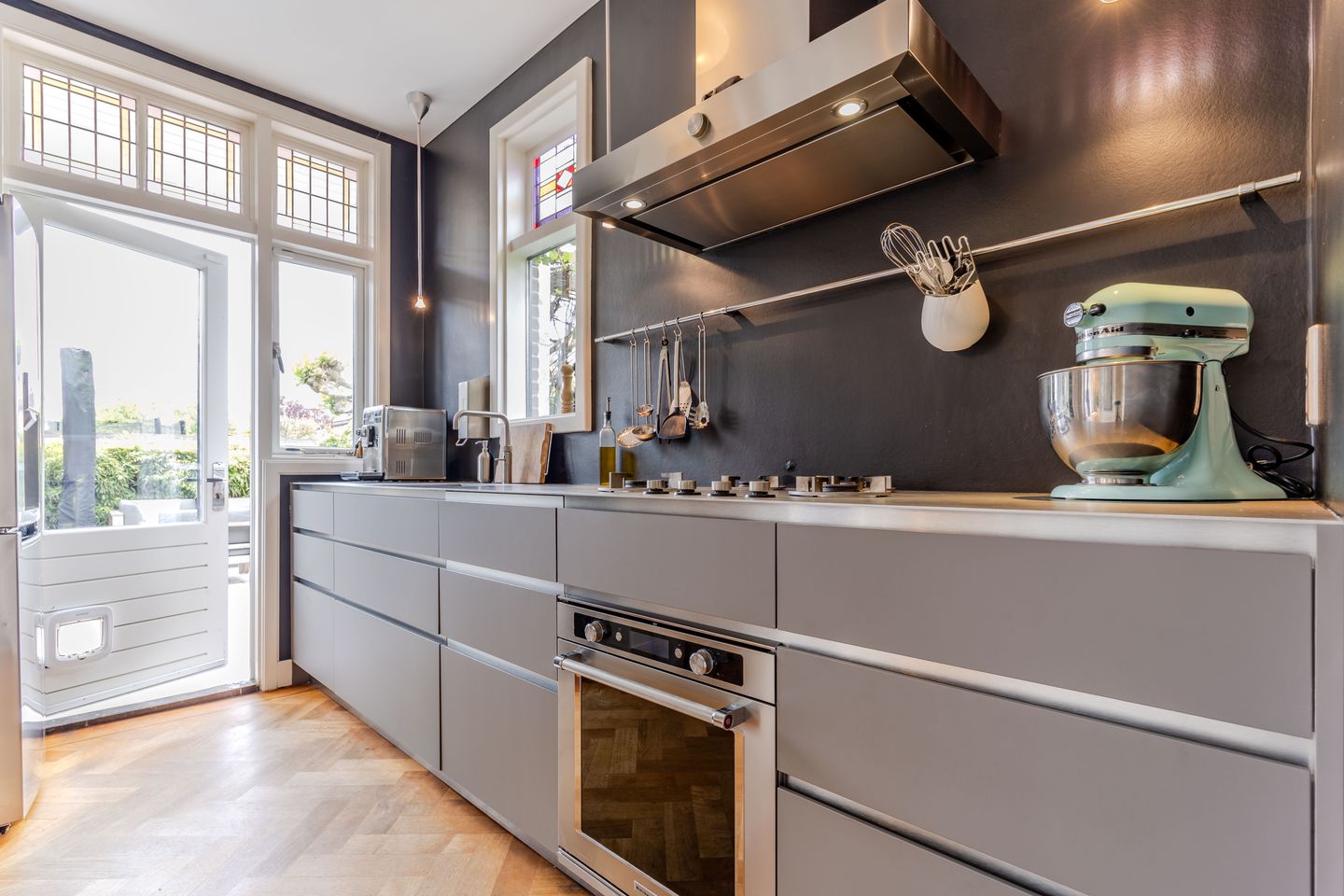 Characterful 1930s Corner House in Damsigt with Sunny Garden — 10