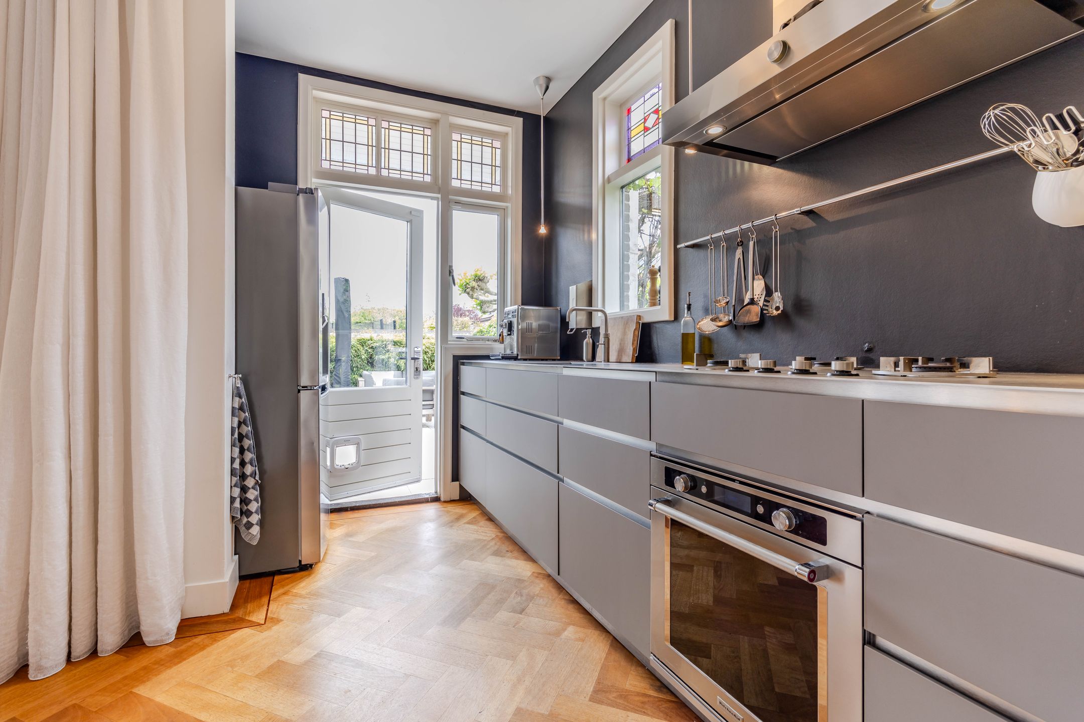 Characterful 1930s Corner House in Damsigt with Sunny Garden — 9
