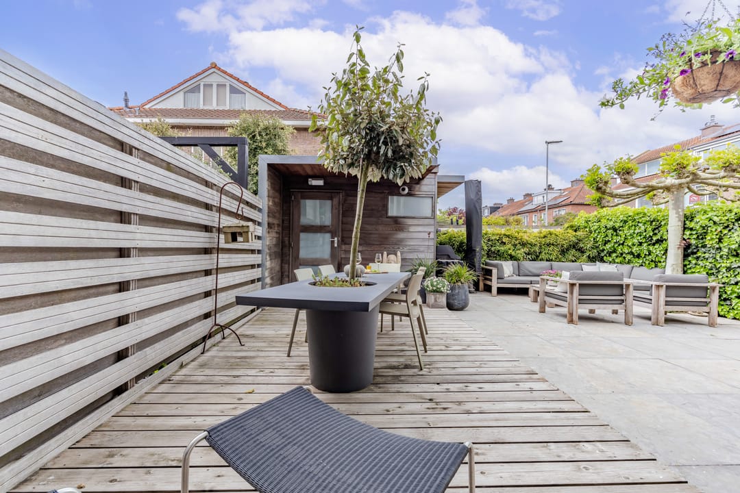Characterful 1930s Corner House in Damsigt with Sunny Garden — 22