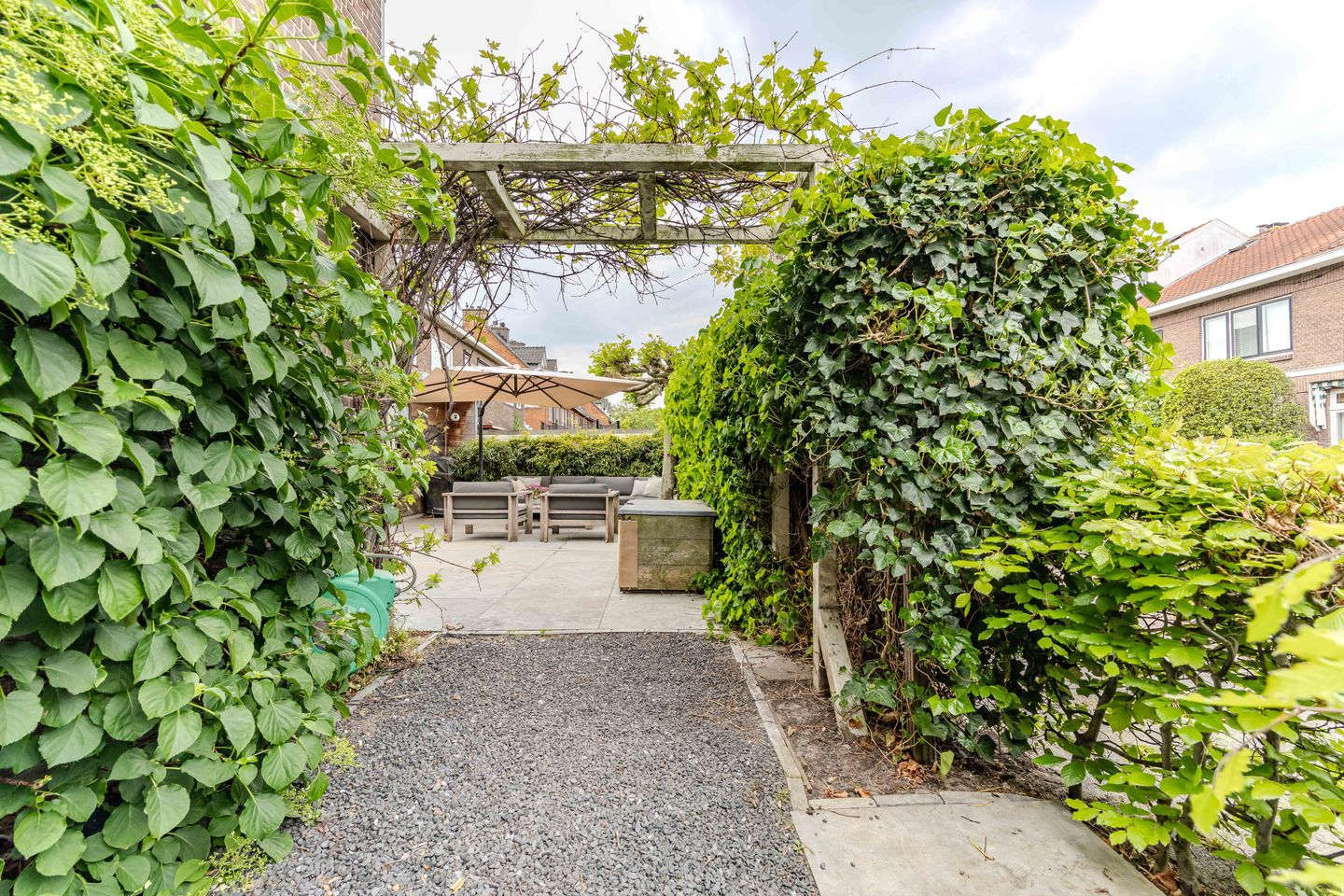 Characterful 1930s Corner House in Damsigt with Sunny Garden — 59