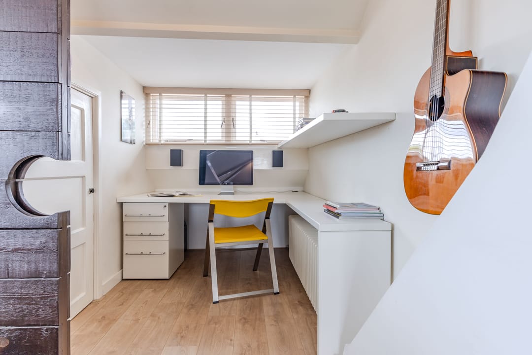 Characterful 1930s Corner House in Damsigt with Sunny Garden — 47