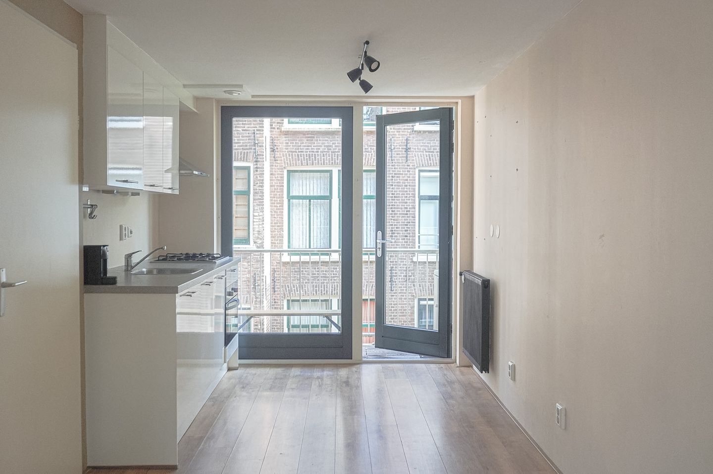 Photo 4 of Czaar Peterstraat 170-C