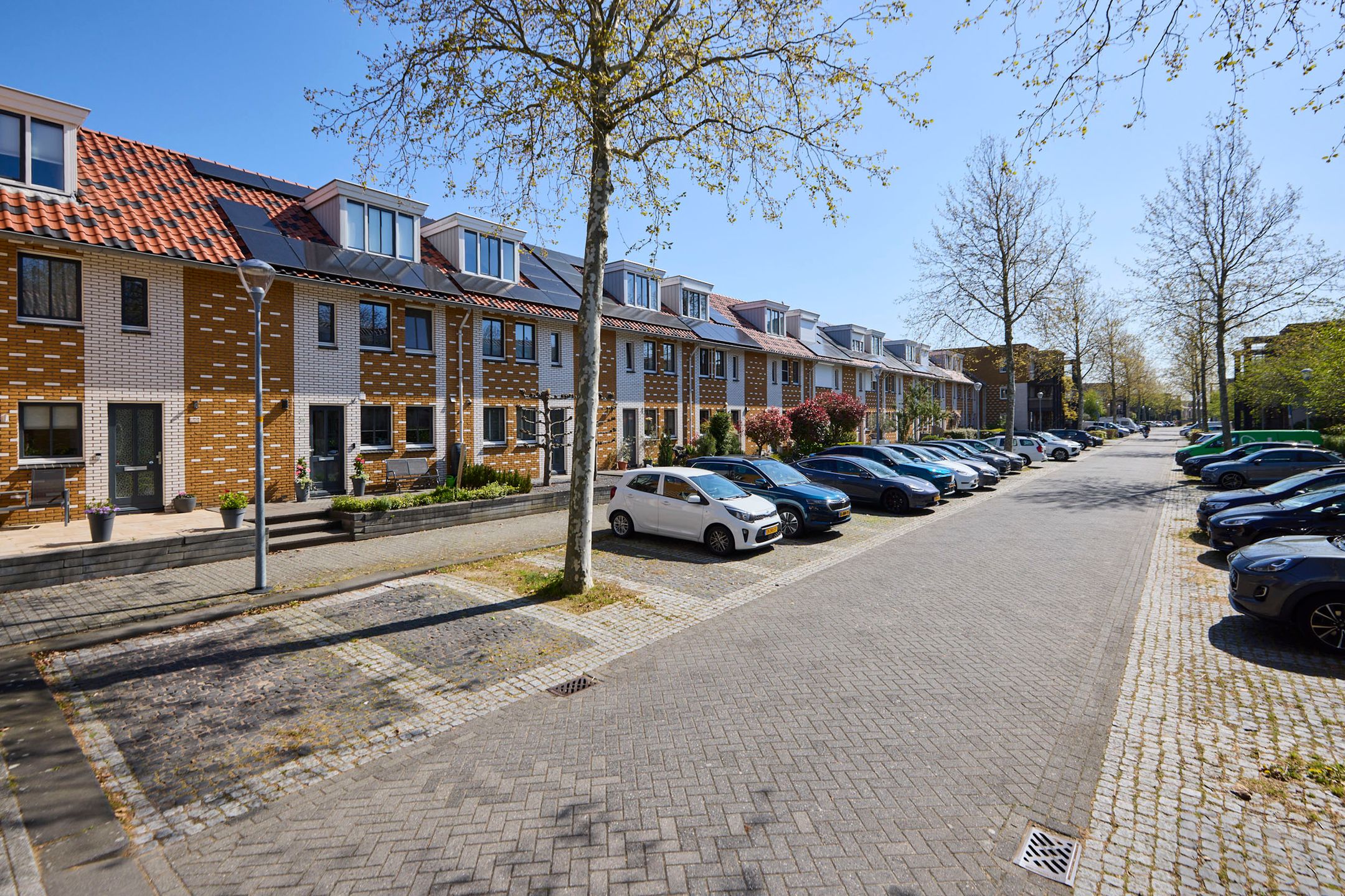 Spacious Extended Terraced Home with Wellness Bathroom and A+ Energy Label — 45