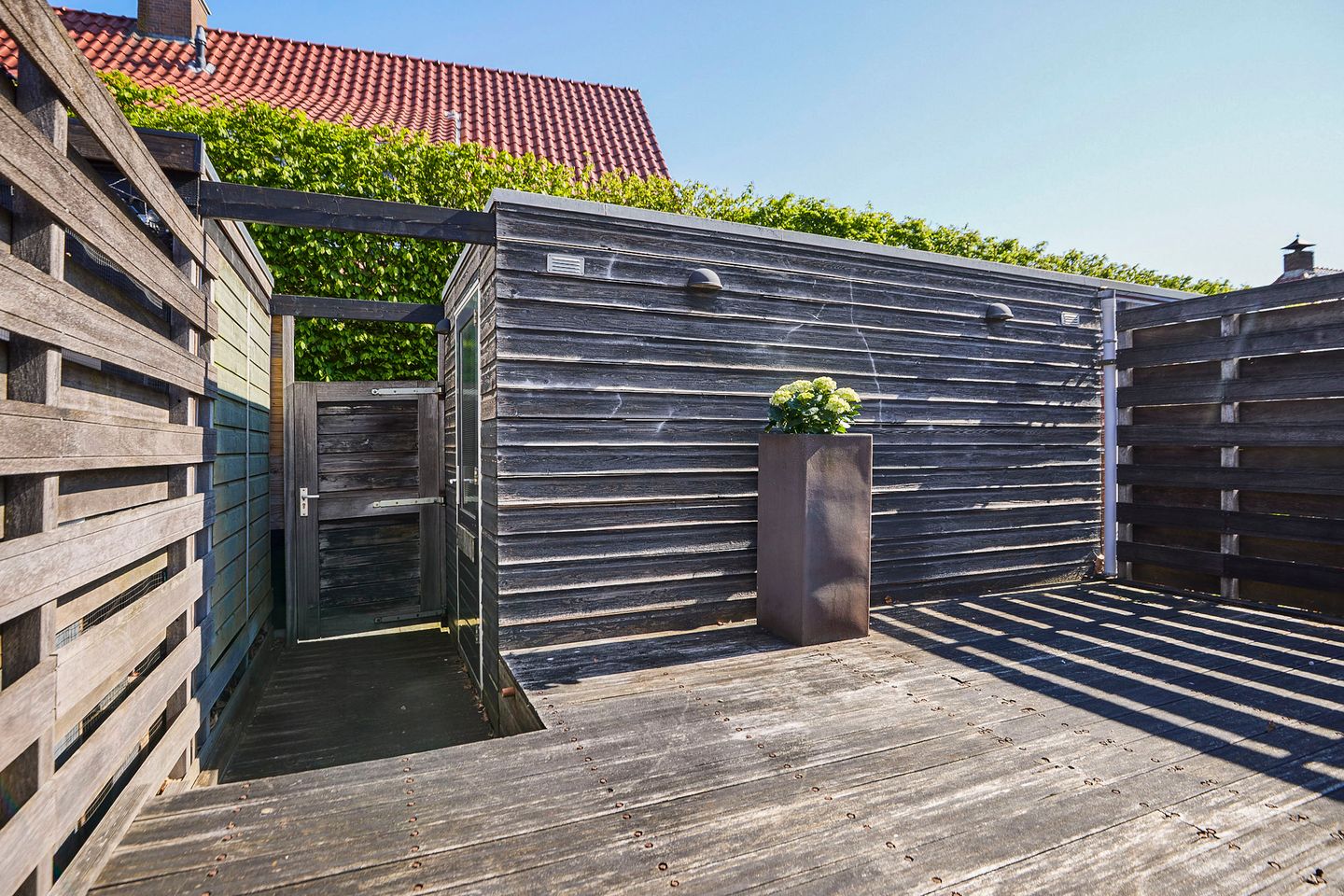 Spacious Extended Terraced Home with Wellness Bathroom and A+ Energy Label — 44