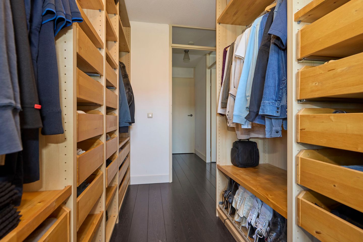 Spacious Extended Terraced Home with Wellness Bathroom and A+ Energy Label — 35