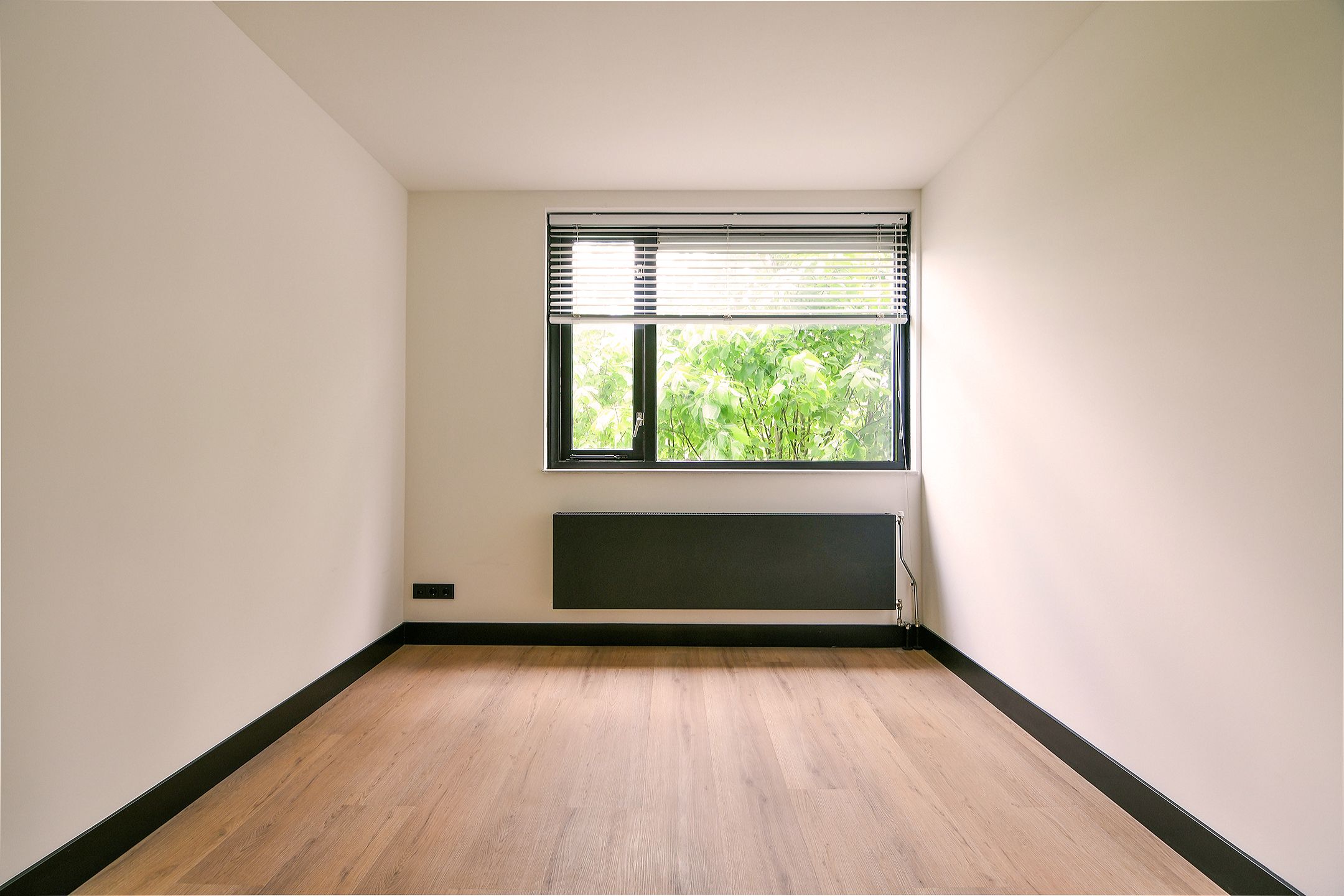 Photo 42 of Hoefbladstraat 20
