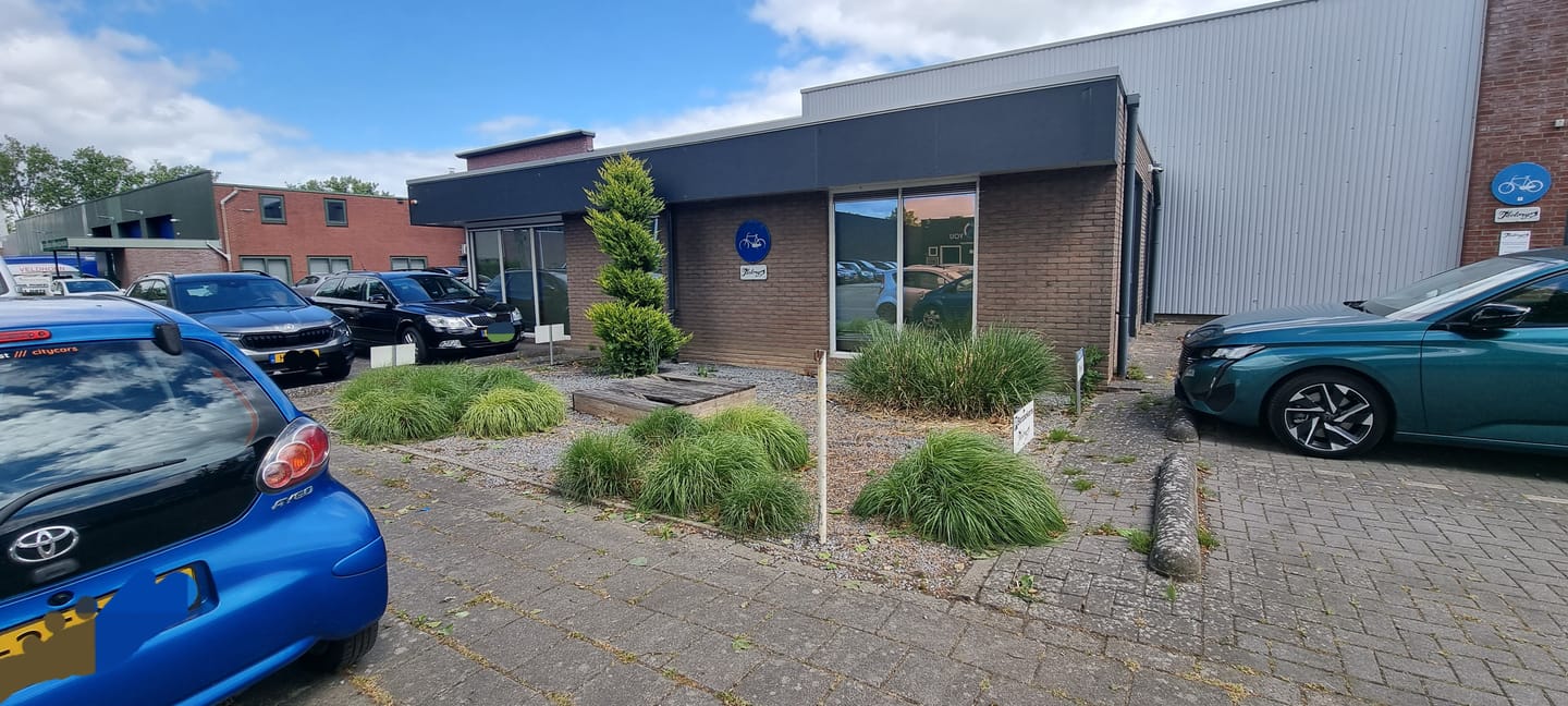 Bekijk foto 3 van Emdenstraat 9
