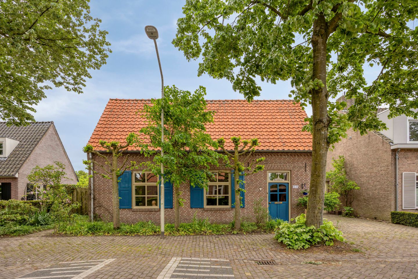 Characterful Detached House with Multifunctional Outbuilding in Oirschot-Centrum — 64