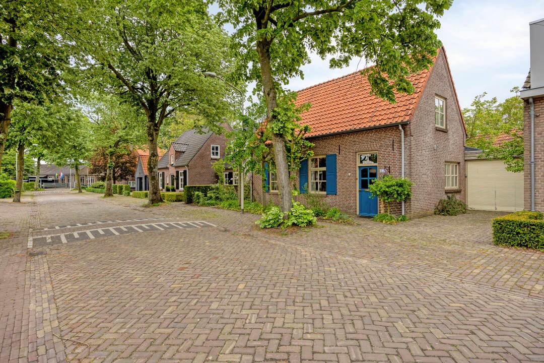 Characterful Detached House with Multifunctional Outbuilding in Oirschot-Centrum — 67
