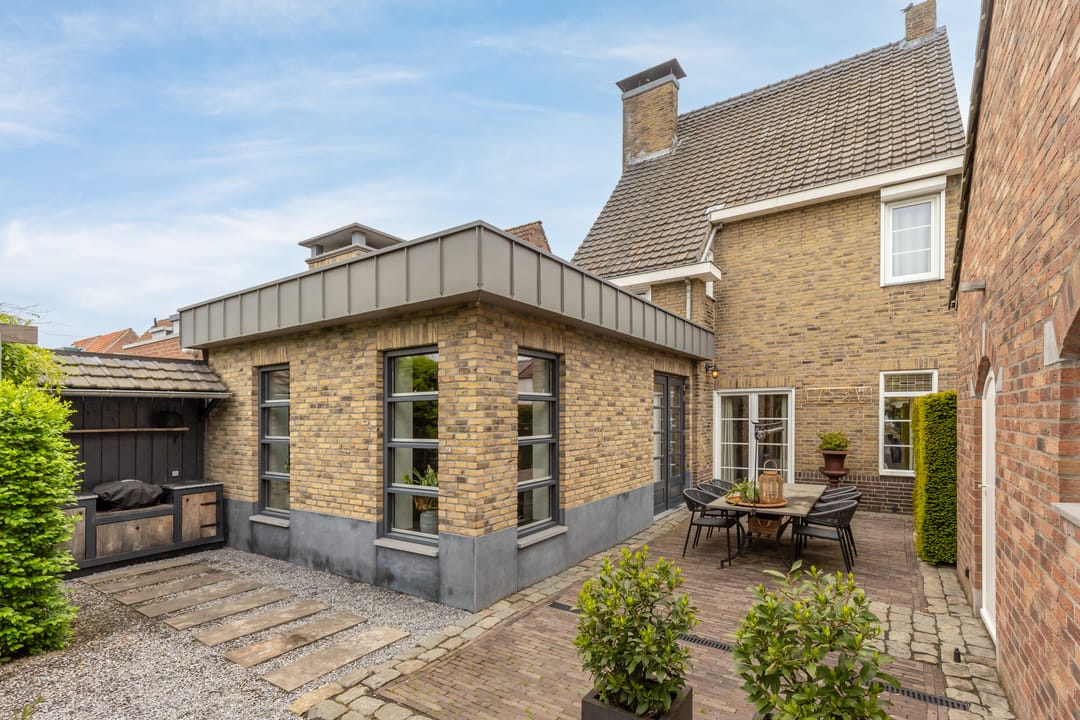 Photo 37 of Montfortstraat 15