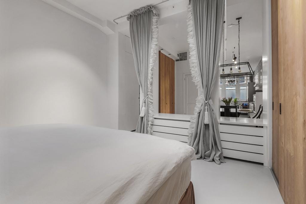 Modern Ground Floor Apartment in De Pijp — 17