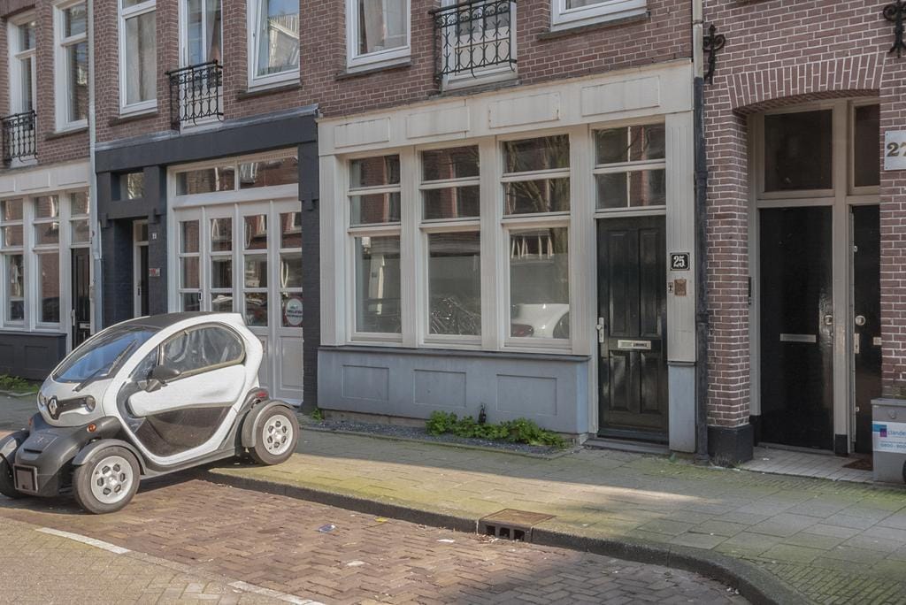 Modern Ground Floor Apartment in De Pijp — 21