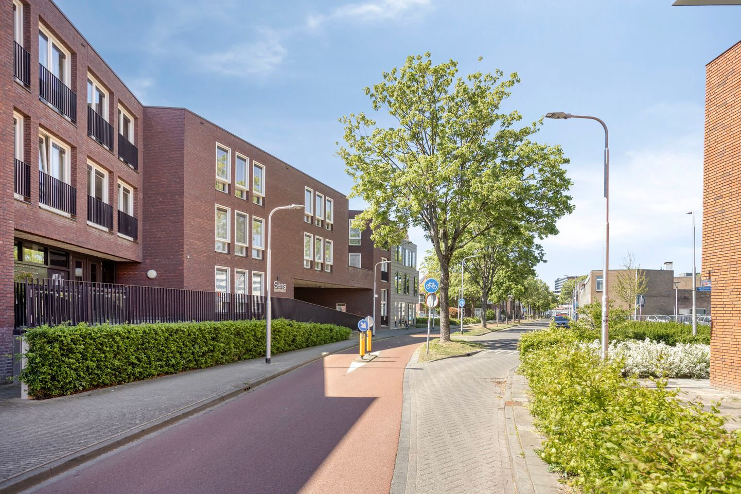 Move-in Ready Modern Apartment in Popular Bomenbuurt Neighborhood — 29