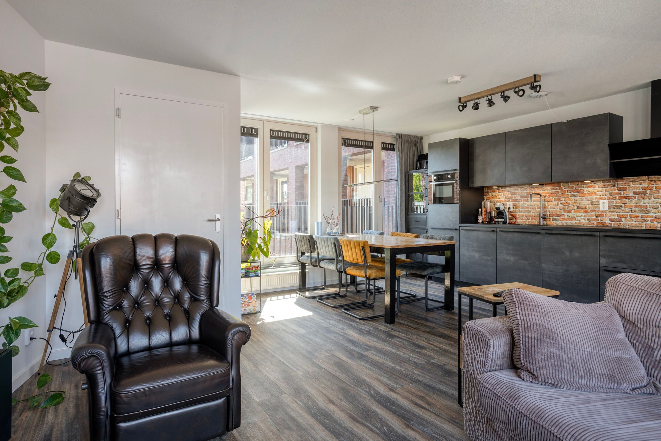 Move-in Ready Modern Apartment in Popular Bomenbuurt Neighborhood — 15