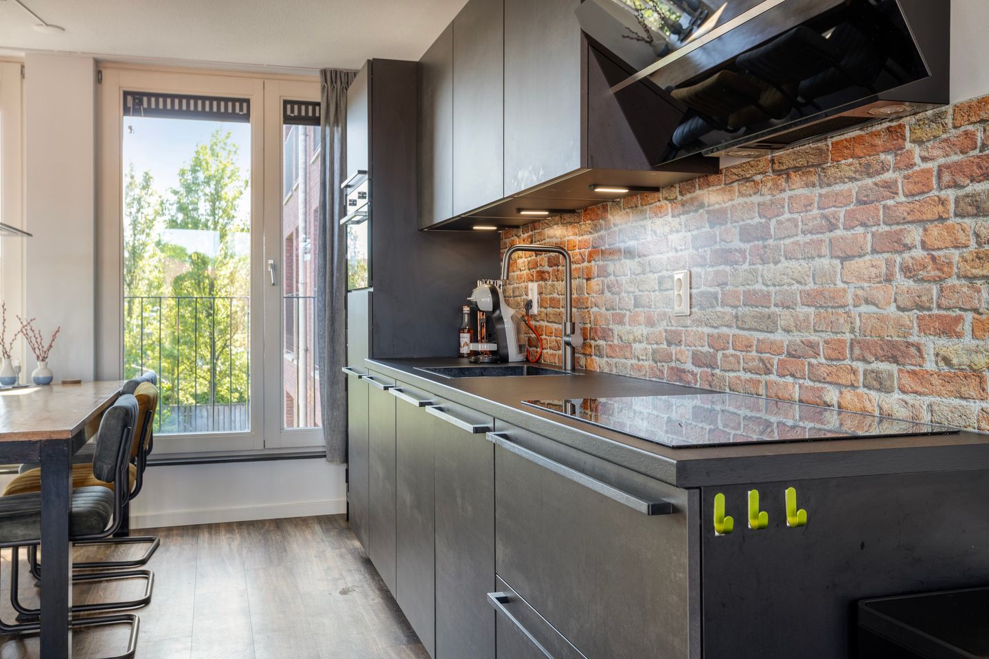 Move-in Ready Modern Apartment in Popular Bomenbuurt Neighborhood — 20