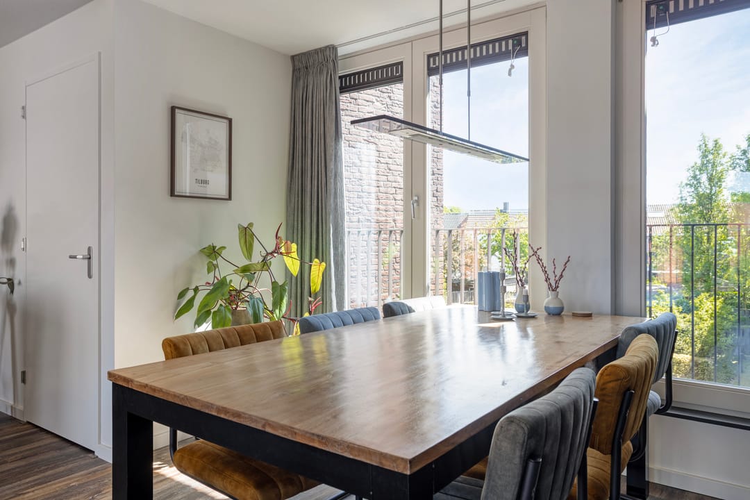 Move-in Ready Modern Apartment in Popular Bomenbuurt Neighborhood — 17