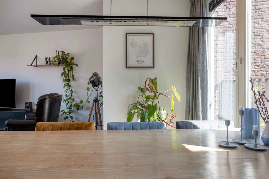 Move-in Ready Modern Apartment in Popular Bomenbuurt Neighborhood — 16