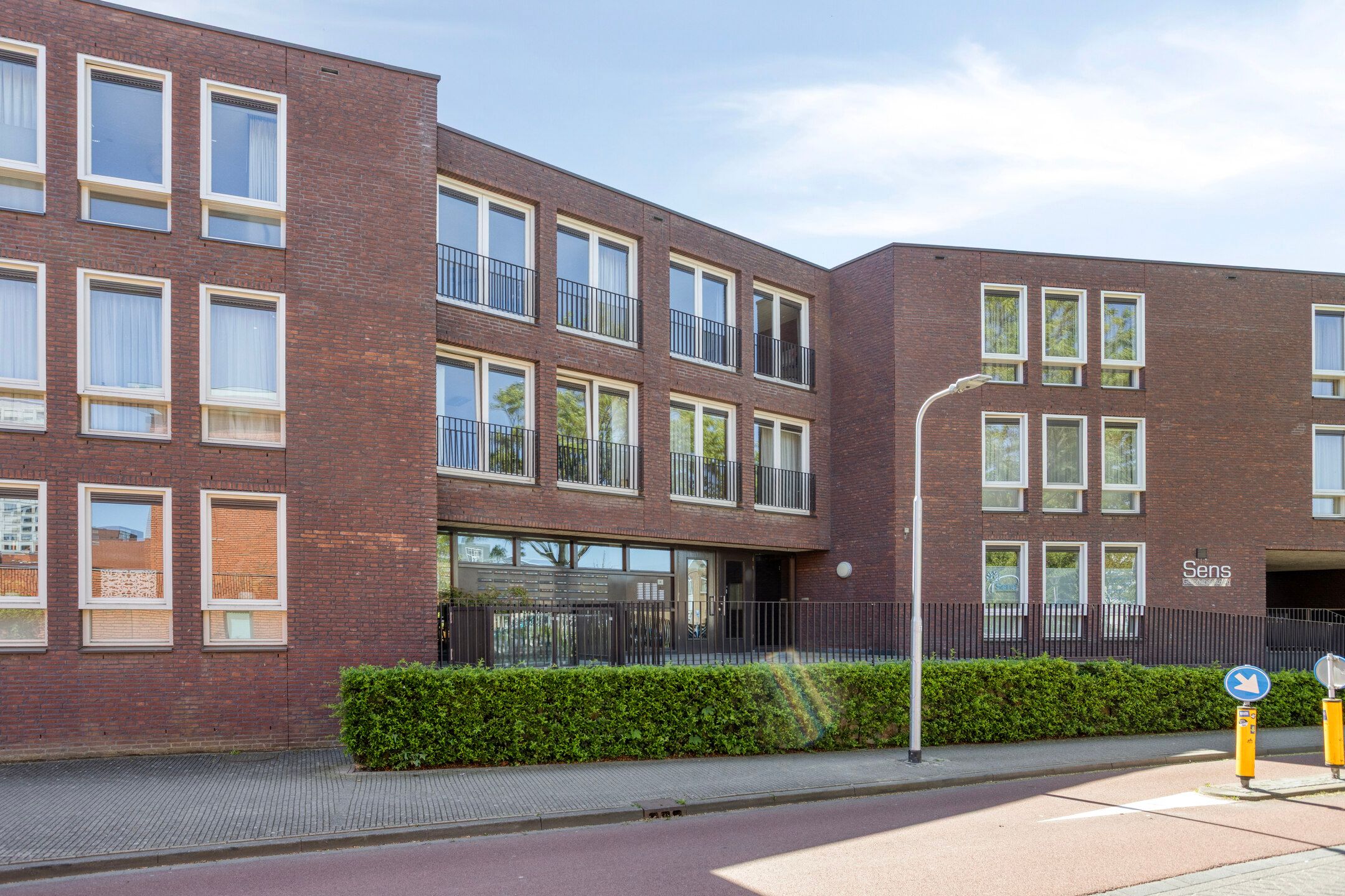 Move-in Ready Modern Apartment in Popular Bomenbuurt Neighborhood — 30