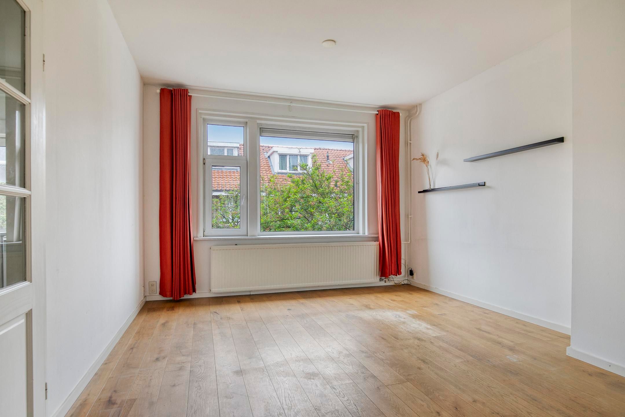 Photo 6 of Duikerstraat 10-BS