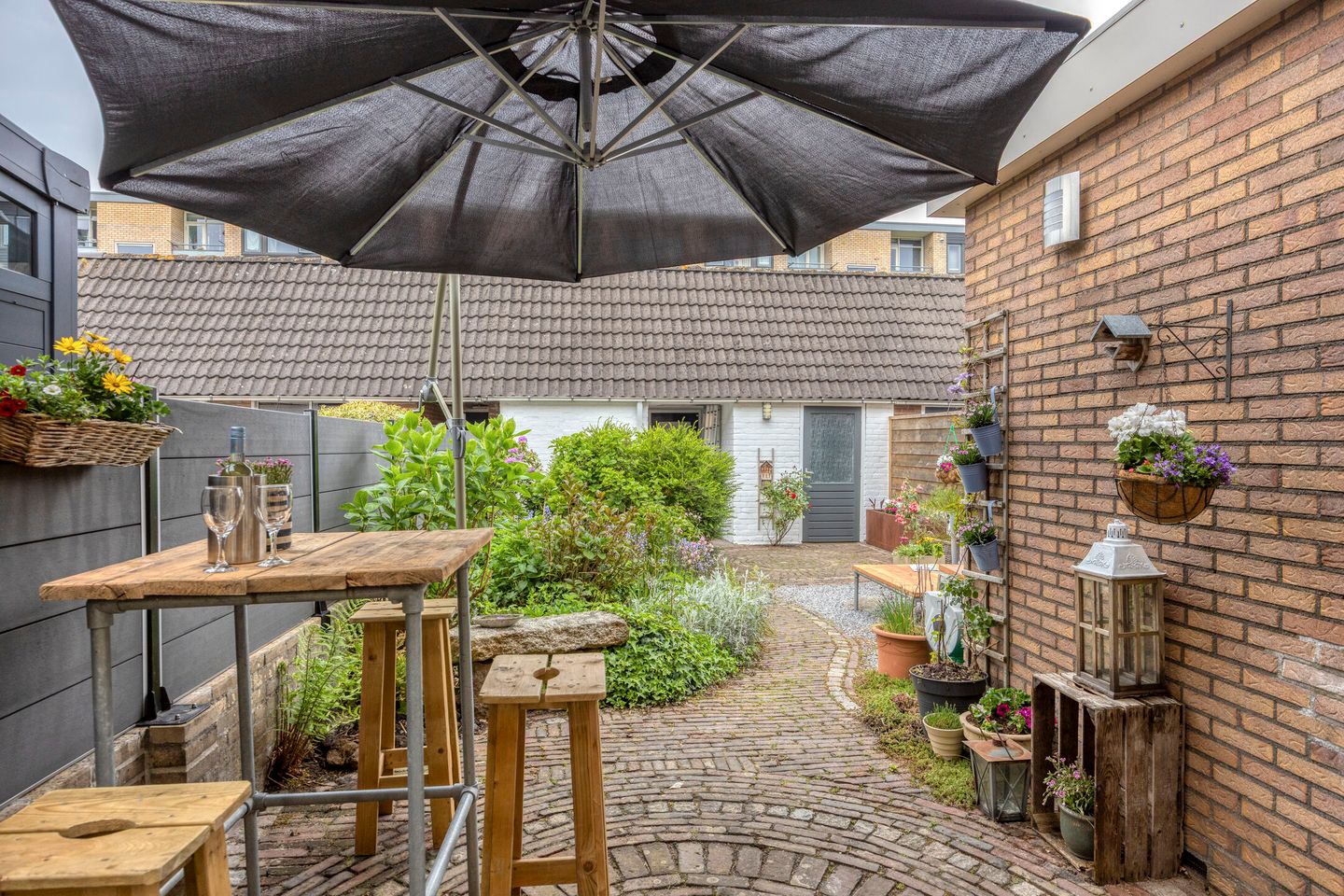 Charming Extended Terraced House with Deep Garden in IJsselstein Oranjekwartier — 25