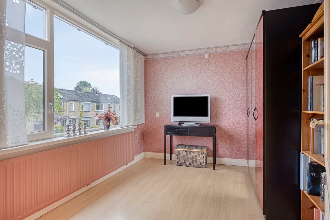 Charming Extended Terraced House with Deep Garden in IJsselstein Oranjekwartier — 17