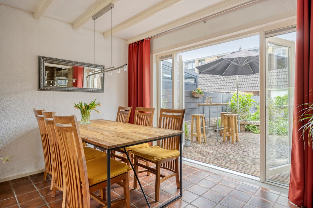 Charming Extended Terraced House with Deep Garden in IJsselstein Oranjekwartier — 8