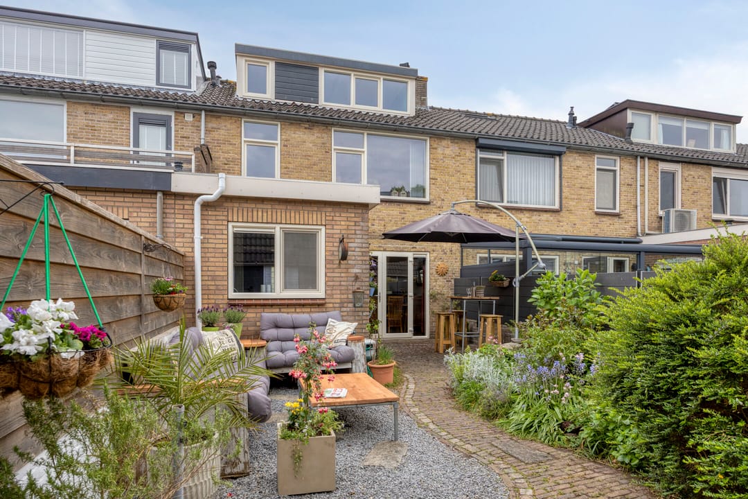 Charming Extended Terraced House with Deep Garden in IJsselstein Oranjekwartier — 23