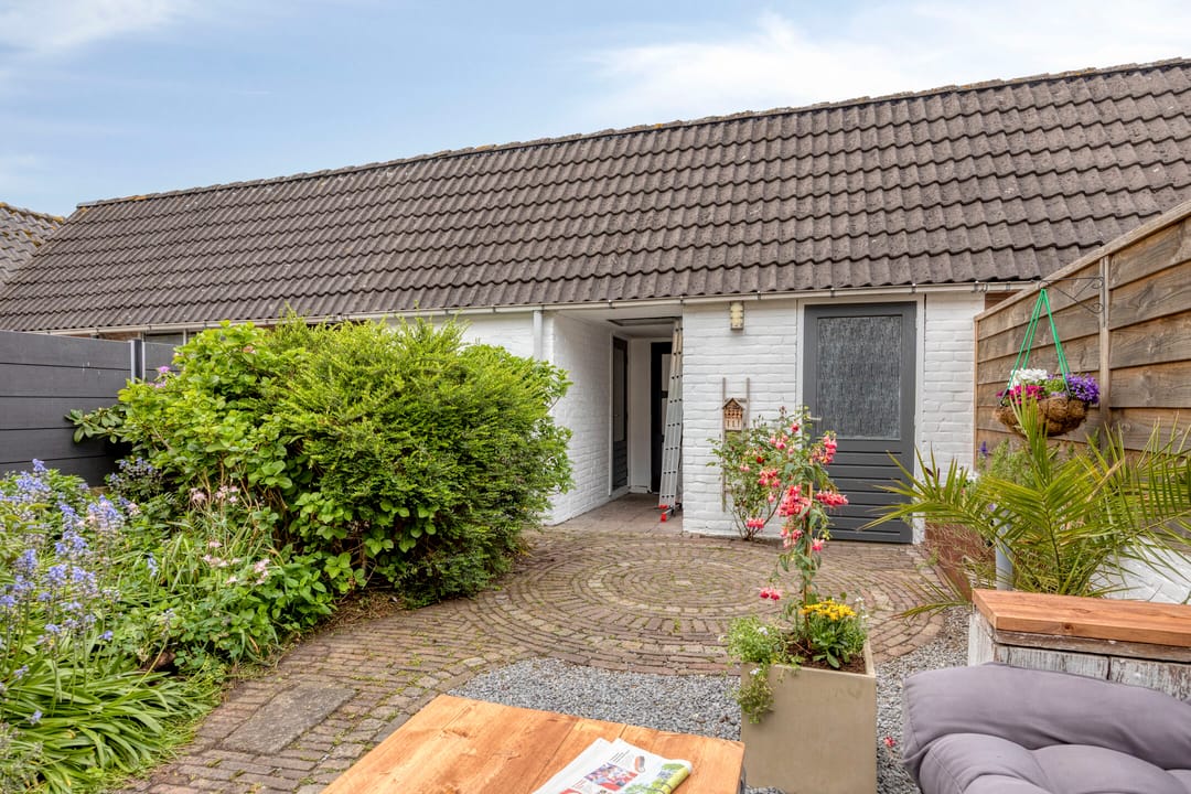 Charming Extended Terraced House with Deep Garden in IJsselstein Oranjekwartier — 26