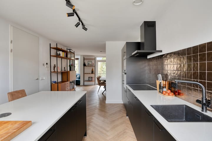 Photo 5 of Pater van den Elsenstraat 6