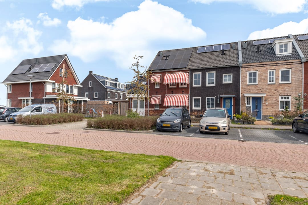 Photo 43 of Oprijlaan 28