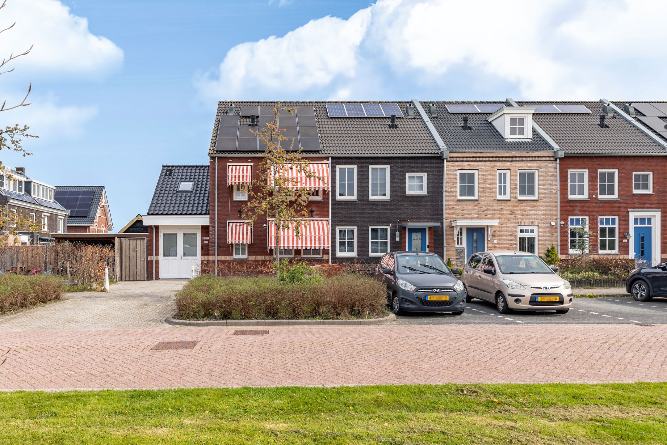 Photo 42 of Oprijlaan 28