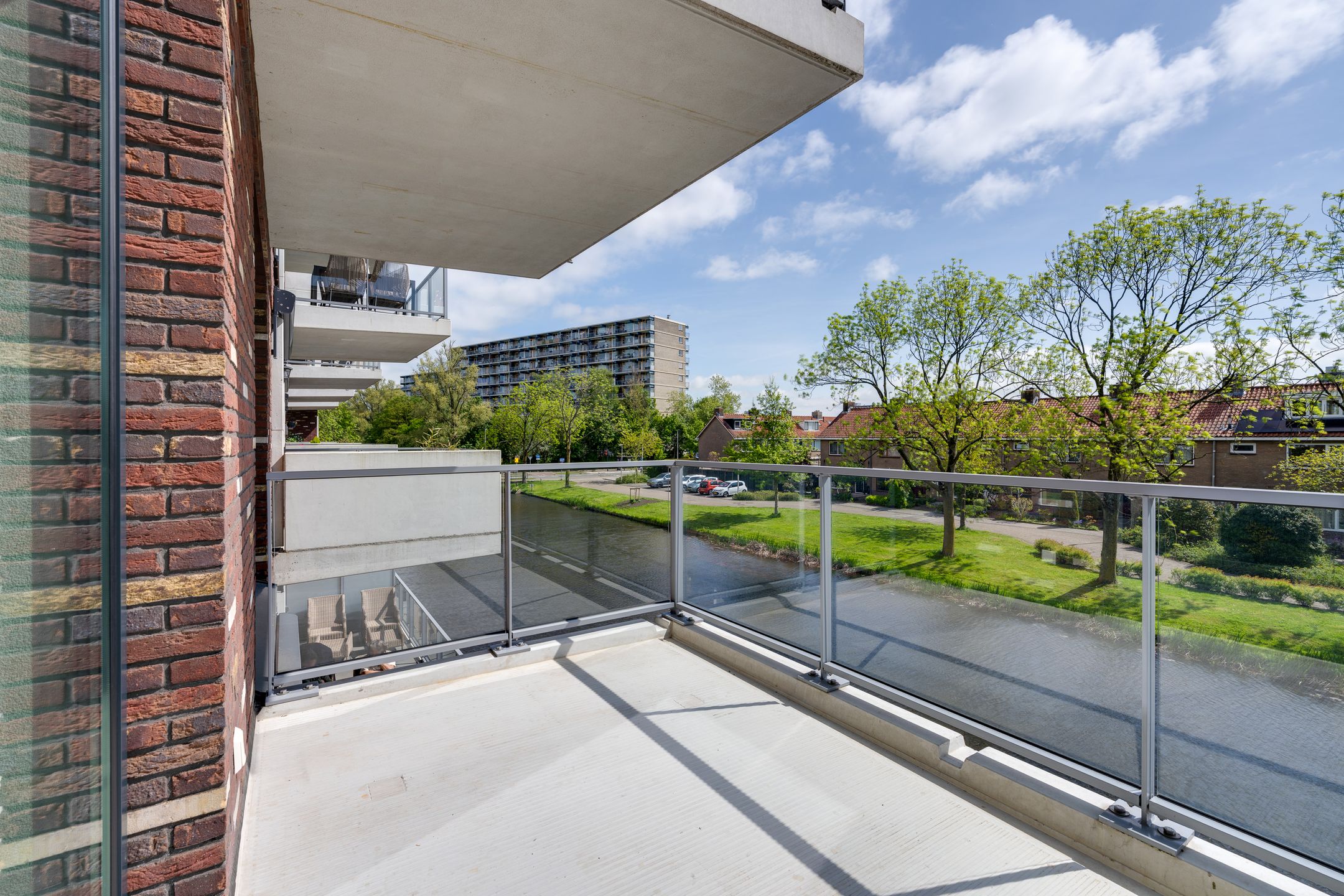 Luxury Finished Ready-to-Move Apartment with Parking in Modern Purmerend Complex — 27