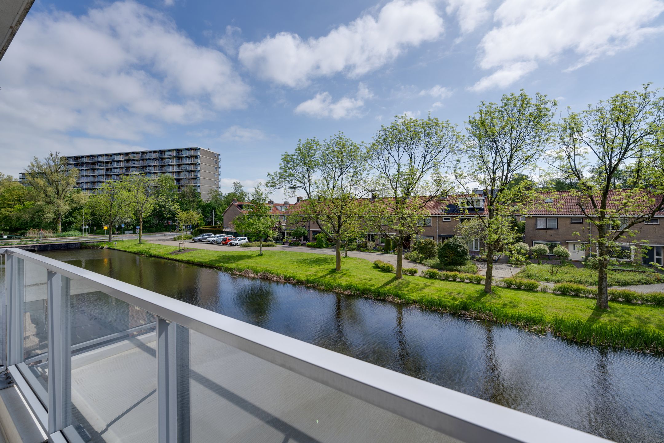 Luxury Finished Ready-to-Move Apartment with Parking in Modern Purmerend Complex — 30