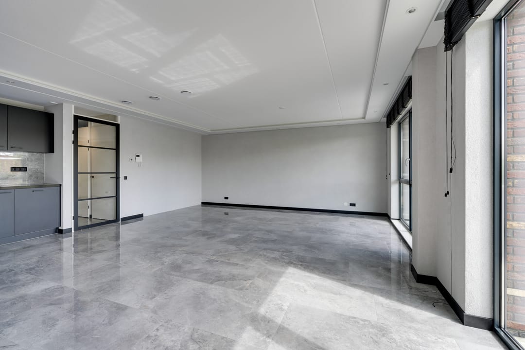 Luxury Finished Ready-to-Move Apartment with Parking in Modern Purmerend Complex — 17