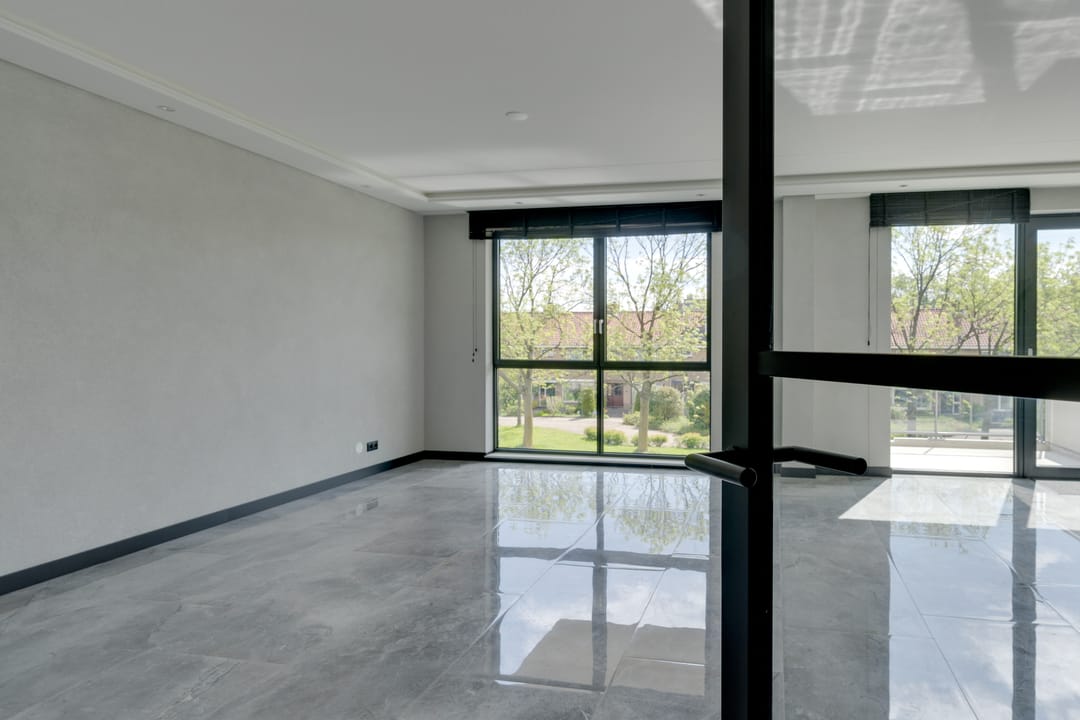 Luxury Finished Ready-to-Move Apartment with Parking in Modern Purmerend Complex — 11