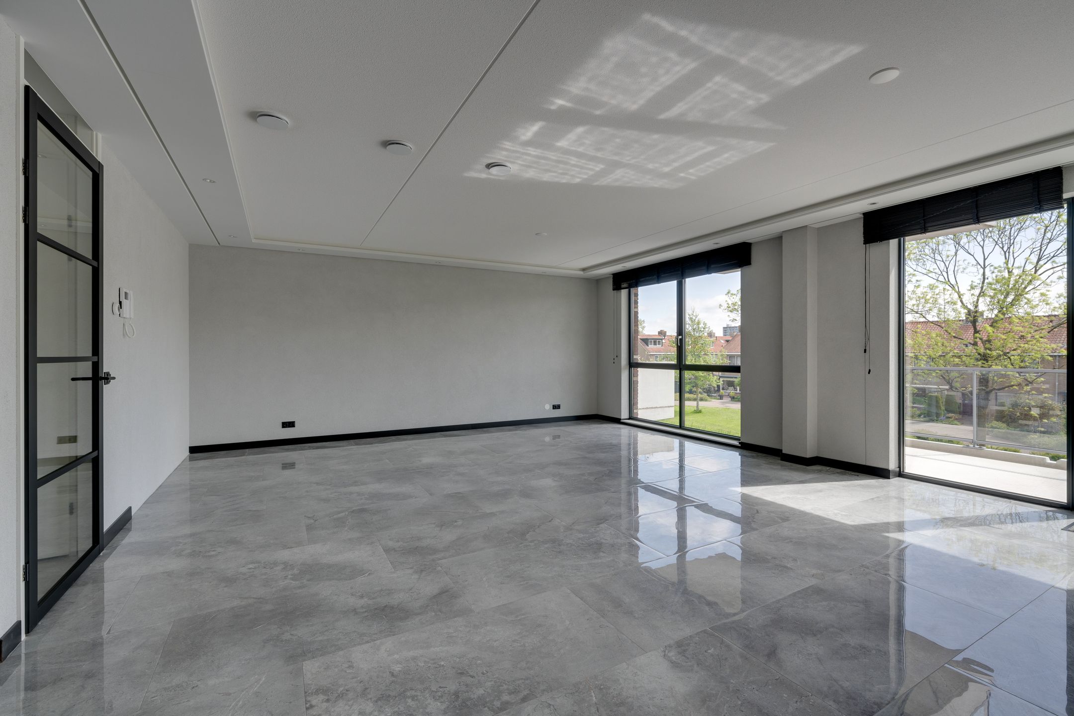 Luxury Finished Ready-to-Move Apartment with Parking in Modern Purmerend Complex — 15