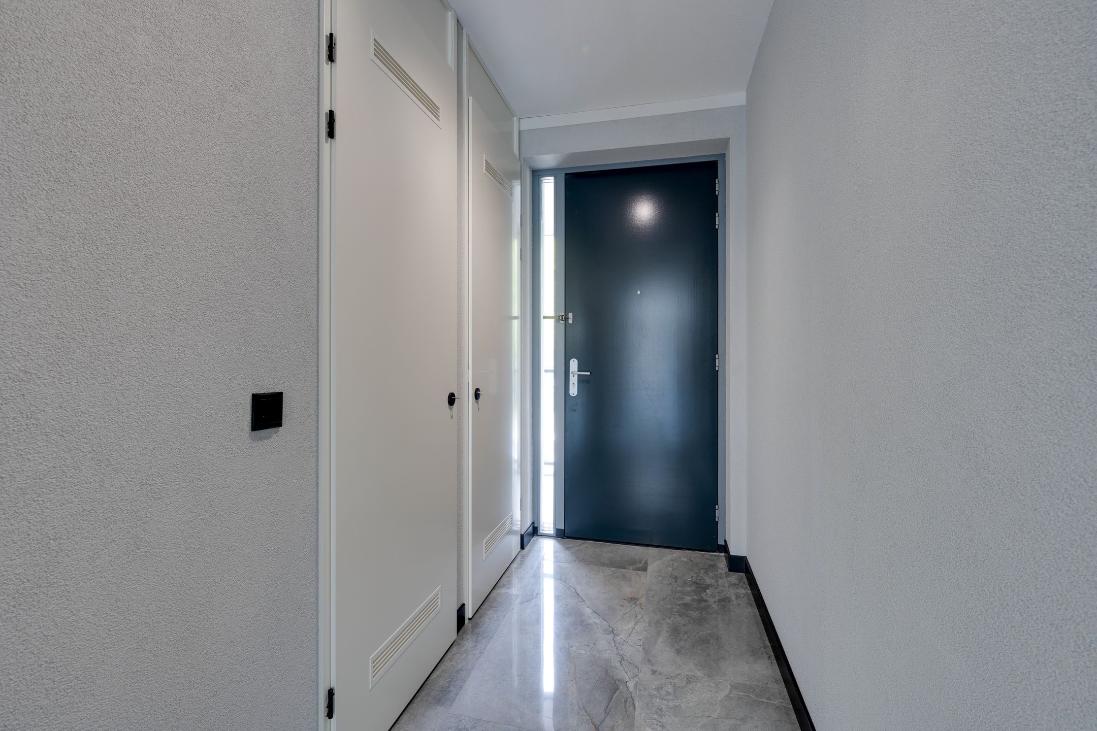 Luxury Finished Ready-to-Move Apartment with Parking in Modern Purmerend Complex — 9
