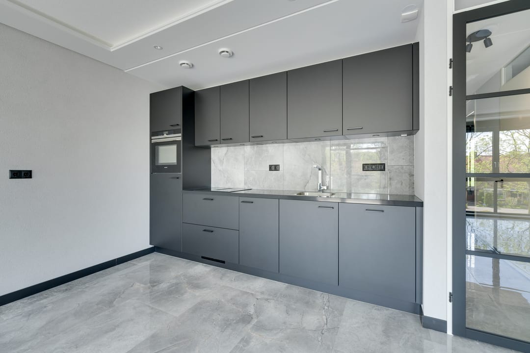 Luxury Finished Ready-to-Move Apartment with Parking in Modern Purmerend Complex — 22