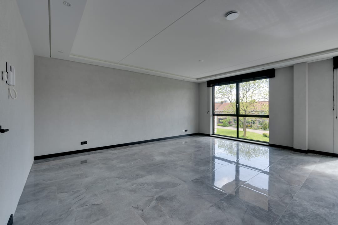 Luxury Finished Ready-to-Move Apartment with Parking in Modern Purmerend Complex — 16