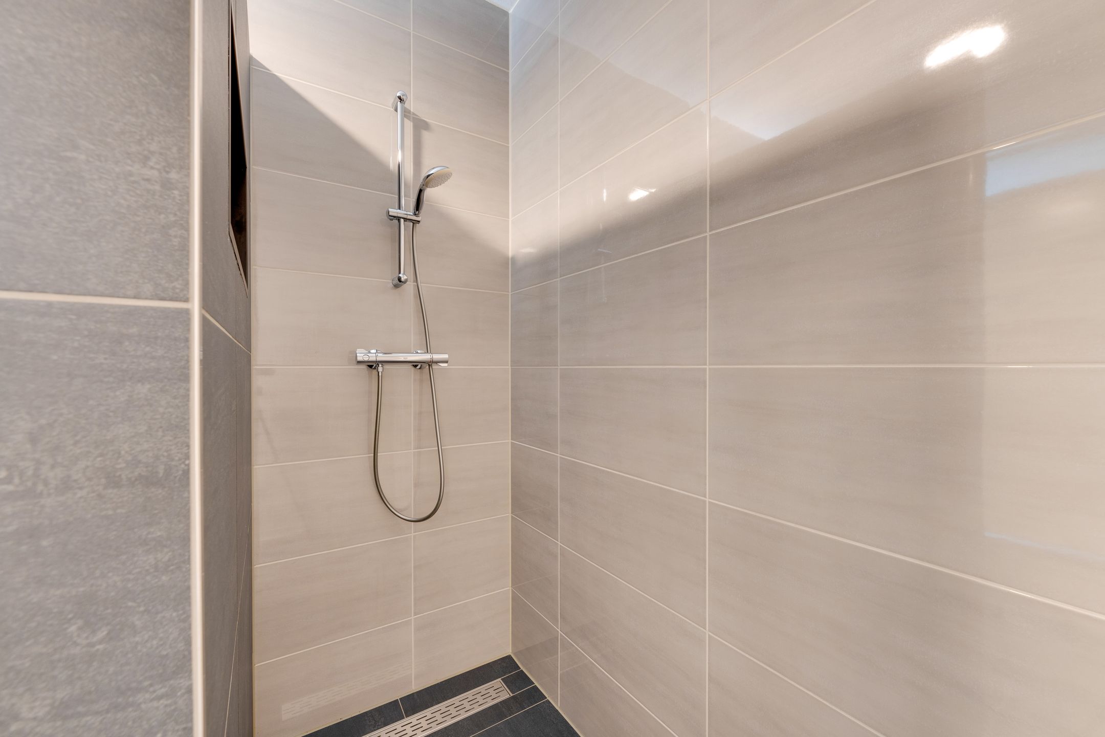 Luxury Finished Ready-to-Move Apartment with Parking in Modern Purmerend Complex — 39